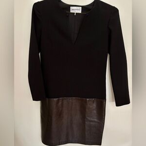 Emilio Pucci Elegant Black dress crepe & leather pockets Size 4 Straight Vintage